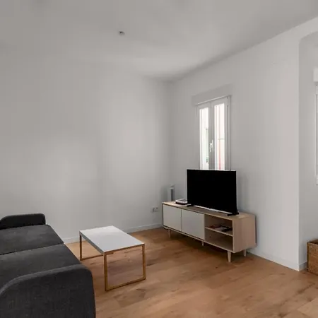2 Bedrooms 1 Bathroom Furnished - Delicias - Bright - Mintystay Madrid Exterior photo