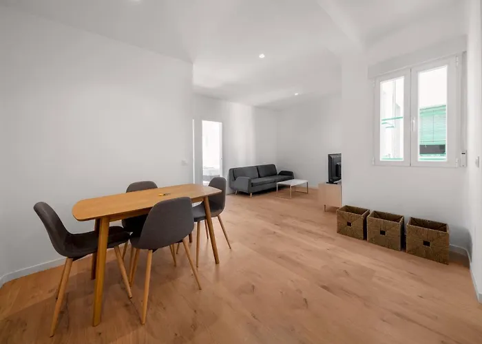 2 Bedrooms 1 Bathroom Furnished - Delicias - Bright - Mintystay